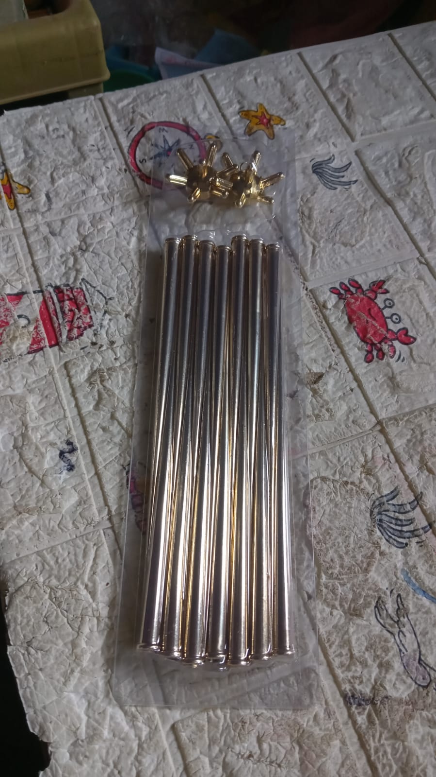 3D Gold Star Hanging Decoration Star, Acrylic Look Hanging Luminous Star for Windows, Home, Garden Festive Embellishments for Holiday Parties Weddings Birthday Home Decoration (Medium)