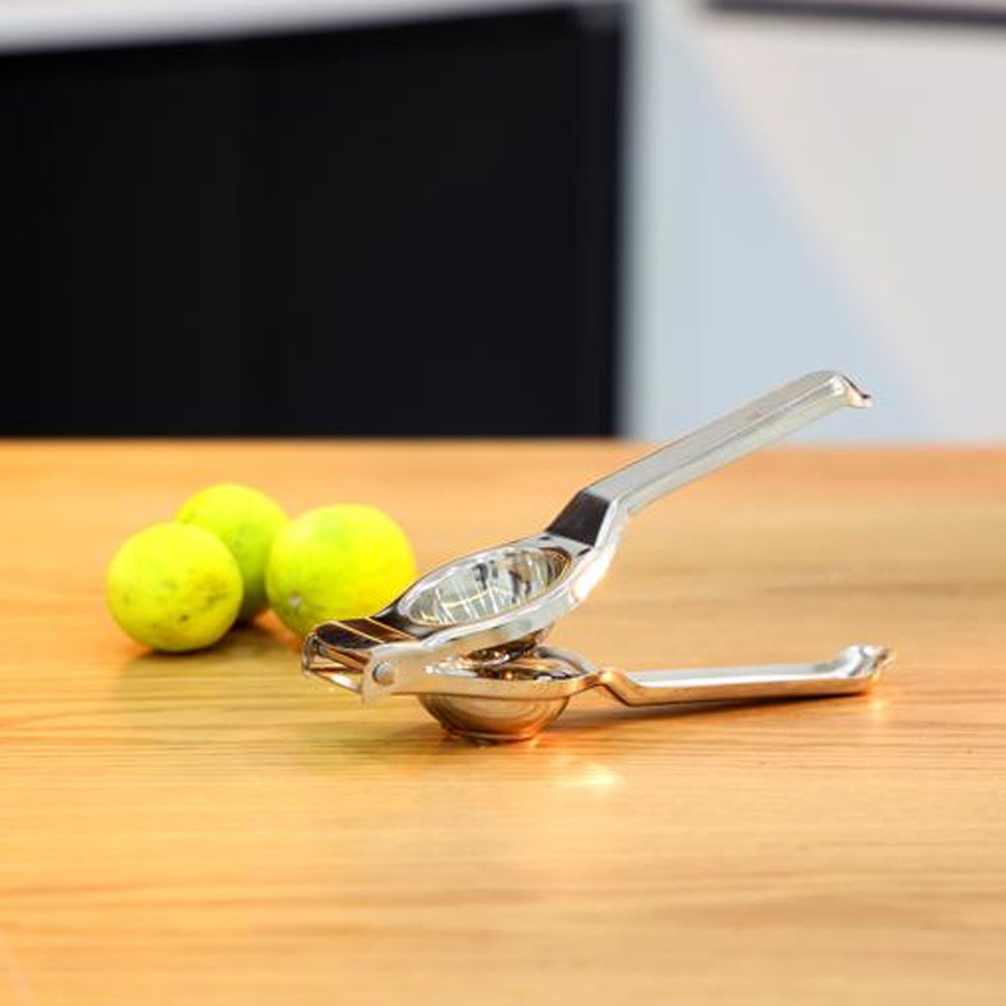 0132B Stainless Steel Lemon Squeezer 