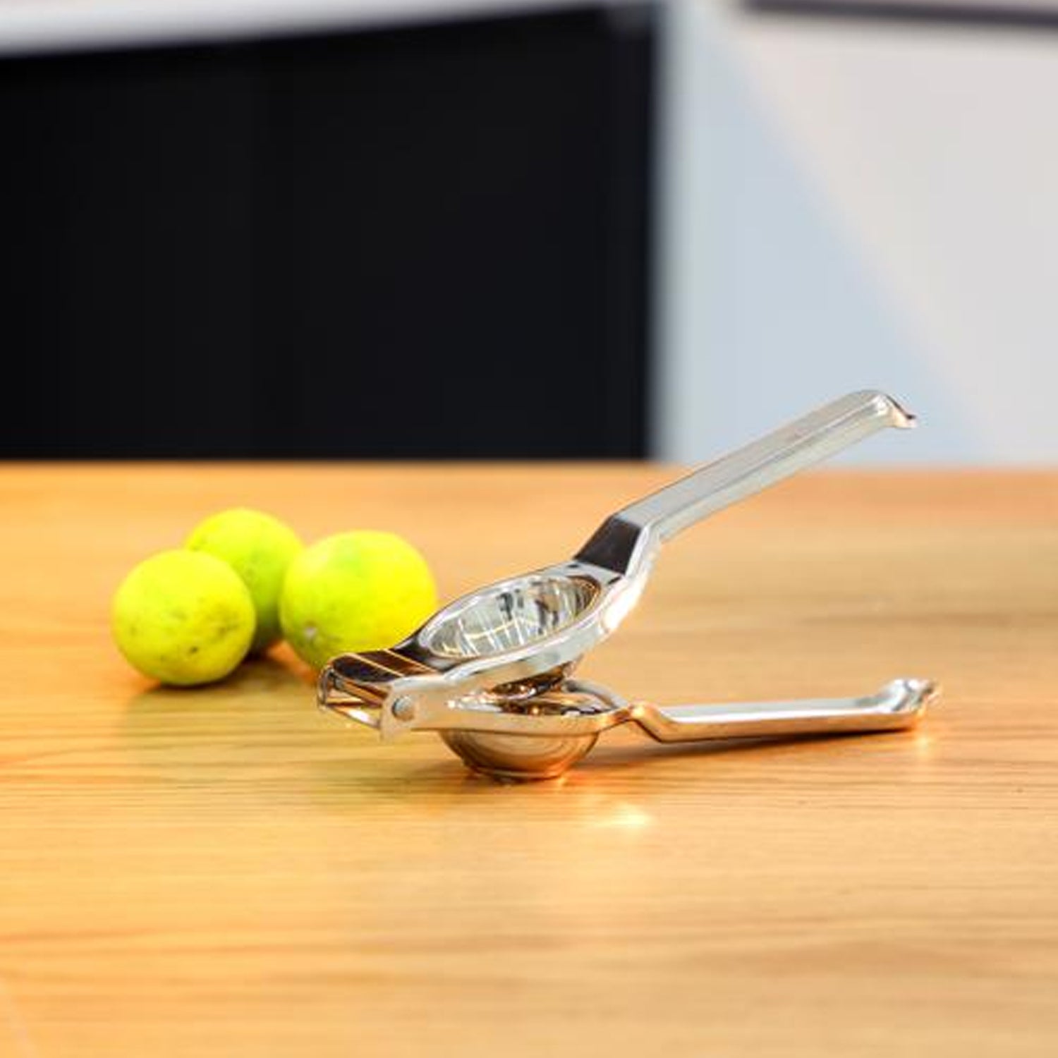 0132B Stainless Steel Lemon Squeezer 